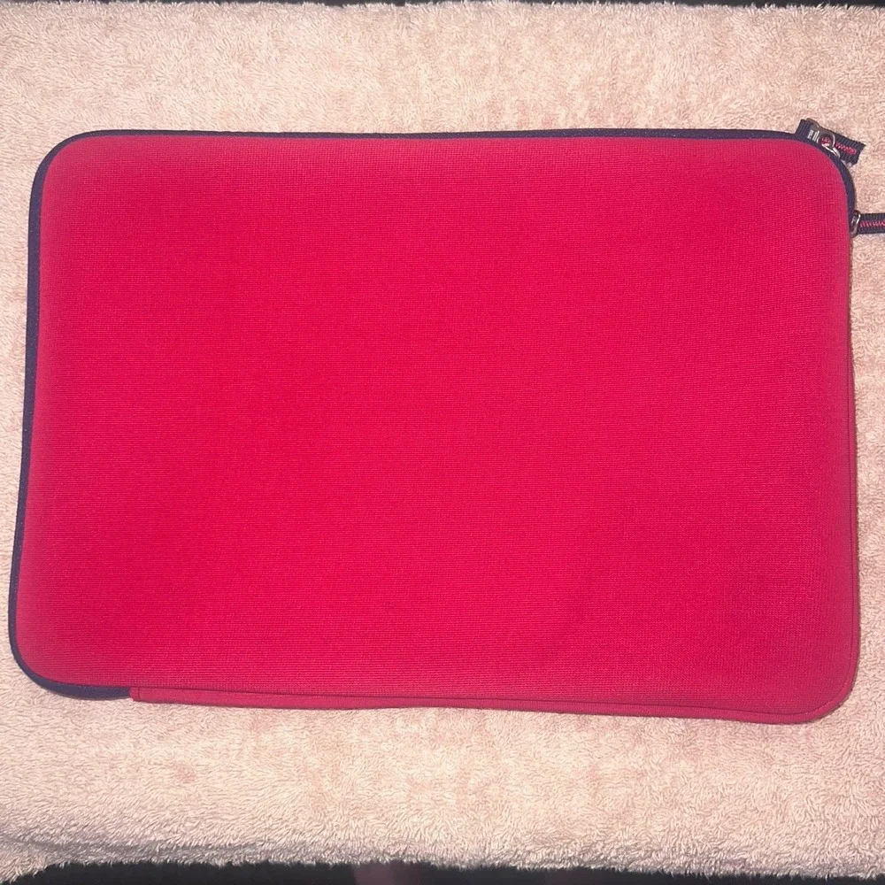 Tommy Hilfiger Protective Zippered Sleeve Laptop Case Cover Neoprene
